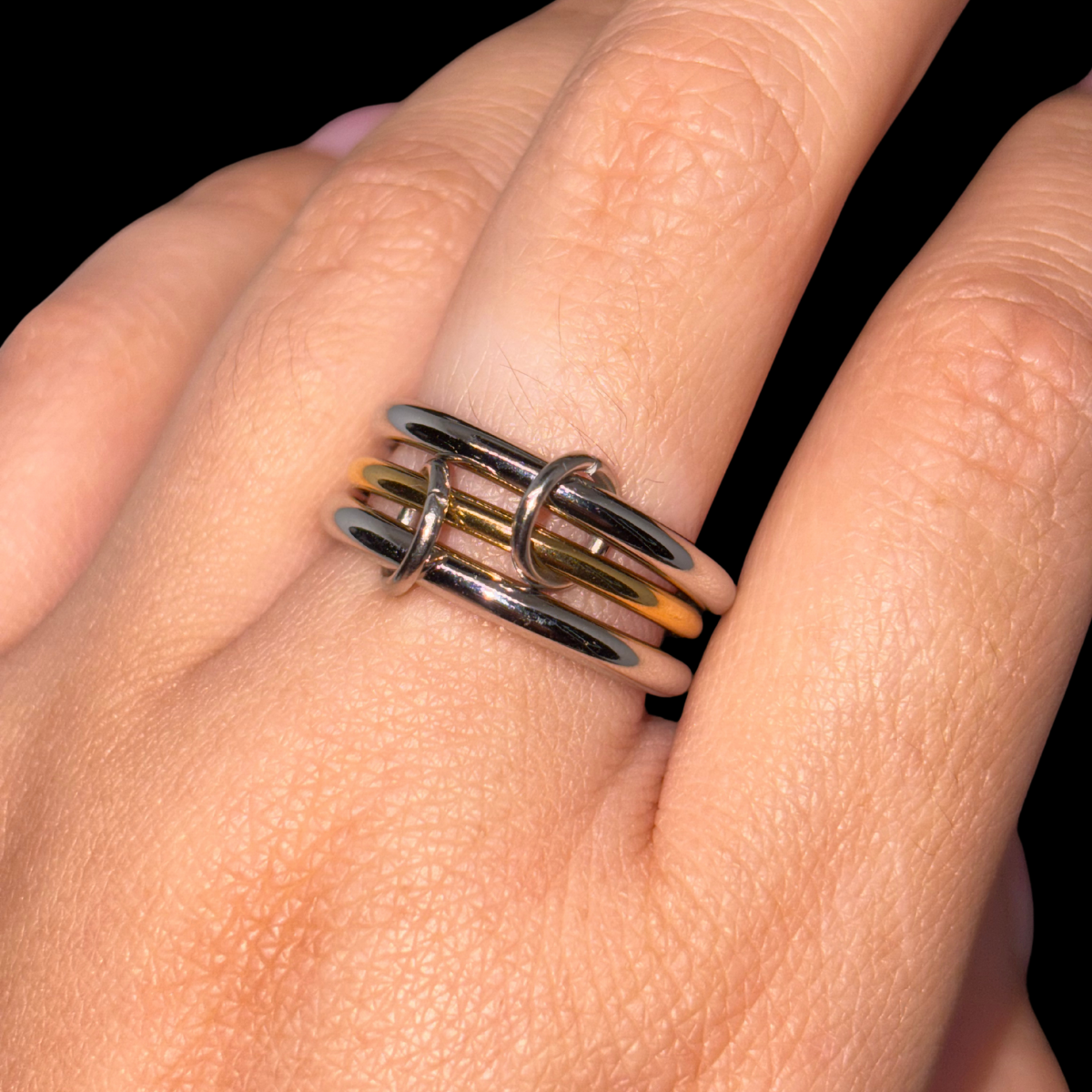 Orbit Link Ring