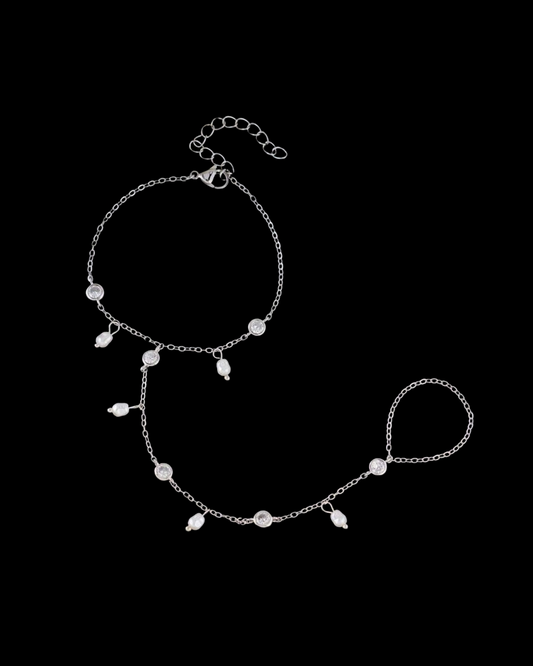 Serena Pearl Hand Chain