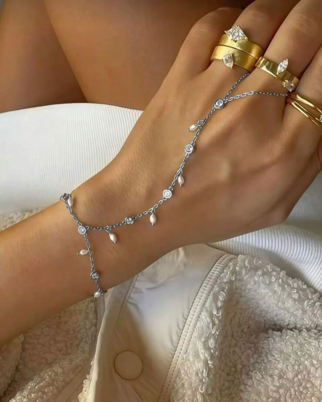 Serena Pearl Hand Chain